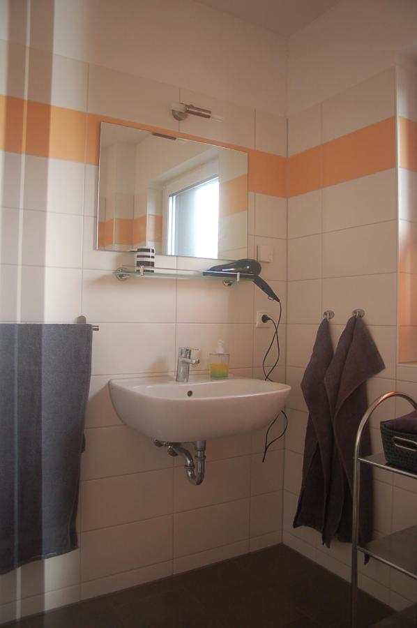 Behagliches Ferienhaus Zaunkoenig -Mit Kamin Und Sauna Tanne Exterior foto